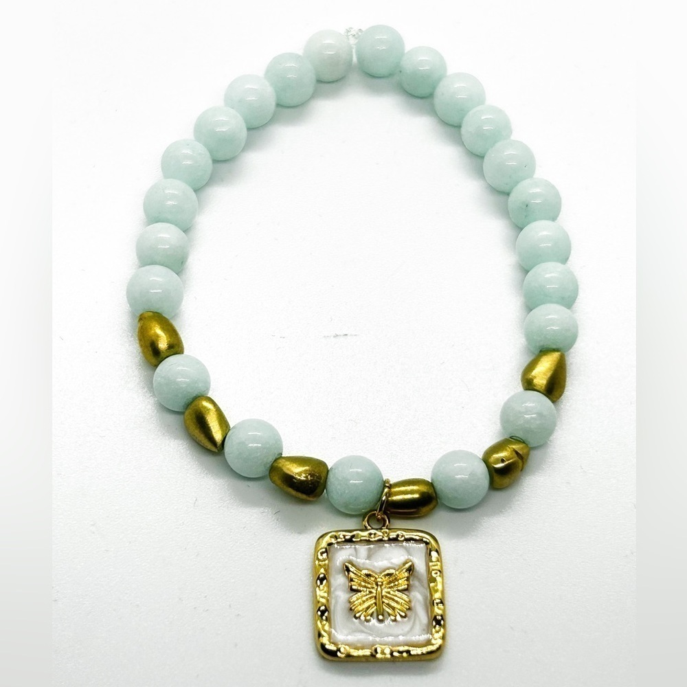 NWOT Genuine Amazonite stretch bracelet with cute butterfly charm - Picture 2 of 7